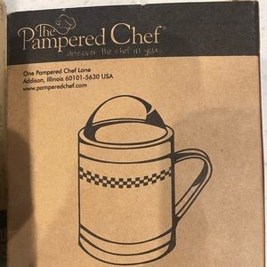 Never opened Pampered Chef flour/sugar shaker